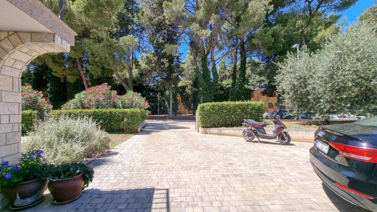 Апартаменти Ena Novigrad  Екстер'єр фото